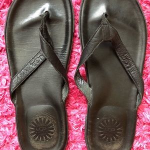 Men’s ugg flip flops